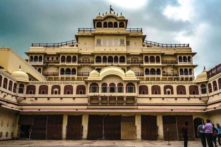 city palace (one of the best places to visit in Jaipur)